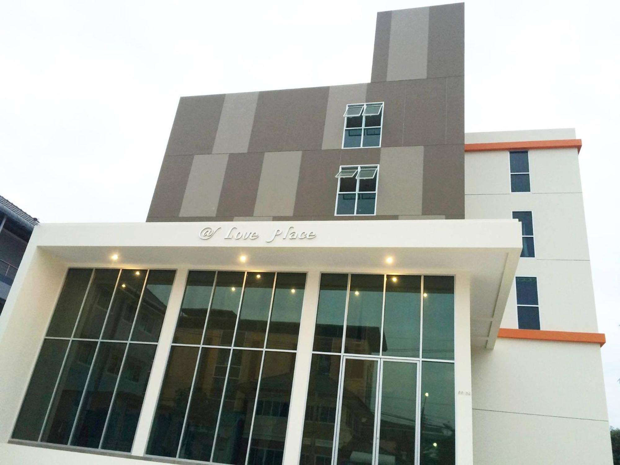 Sixty Star Love Place Hotel Bangkok Exterior foto